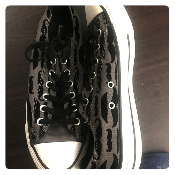 moustache converse